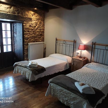 Albergue Atrio Триакастела Екстериор снимка