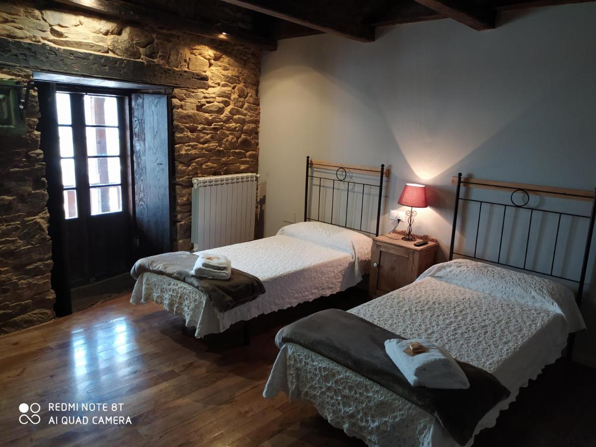 Albergue Atrio Триакастела Екстериор снимка