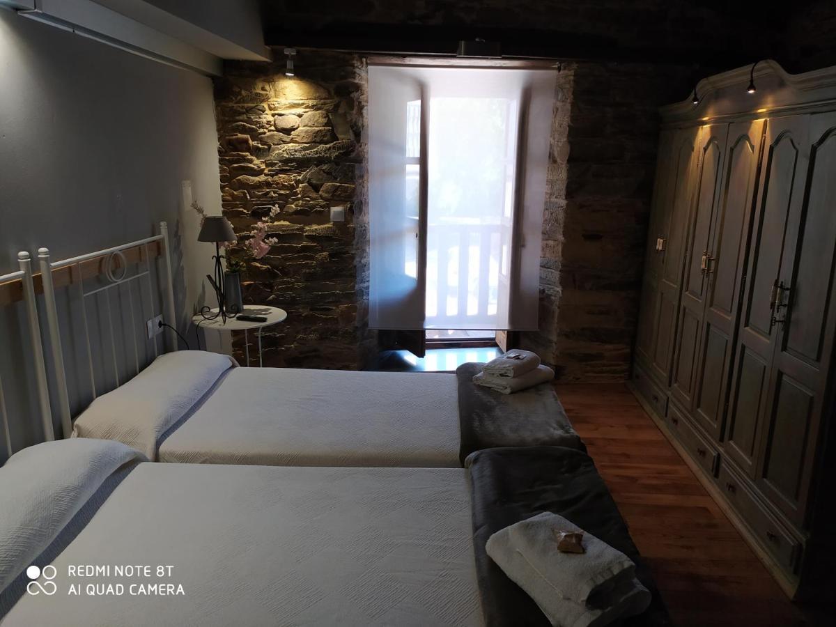 Albergue Atrio Триакастела Екстериор снимка